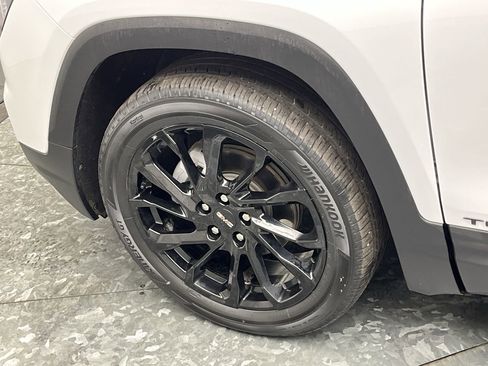 Certified 2024 GMC Terrain SLE w/ Driver Convenience Package image 32