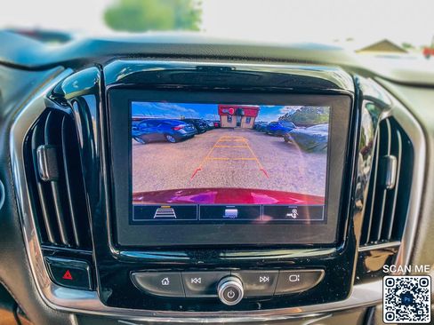 Used 2020 Chevrolet Traverse LT FWD image 35