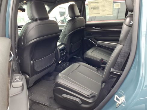 New 2026 Jeep Grand Cherokee L Limited AWD/4WD image 7