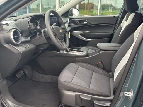 New 2026 Chevrolet Trax LS w/ LS Convenience Package FWD image 8