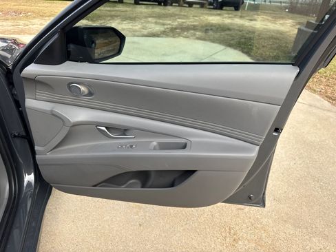 Certified 2025 Hyundai Elantra Sport image 14