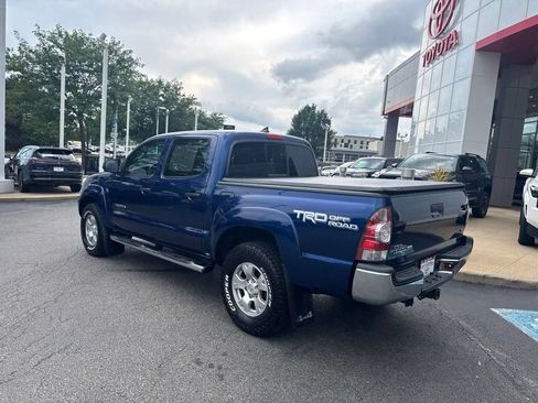 Used 2015 Toyota Tacoma 4x4 Double Cab w/ TRD Off-Road Package image 4