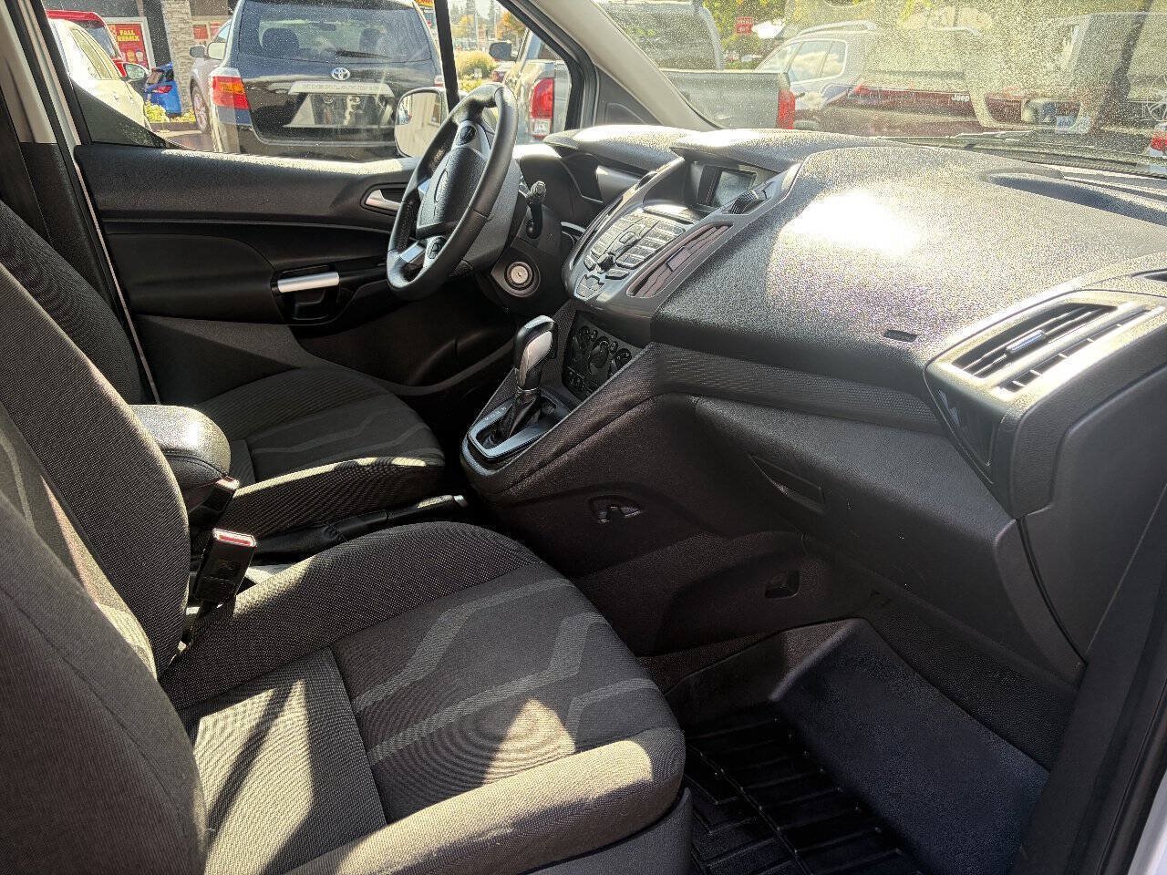 Used 2015 Ford Transit Connect XLT FWD image 6