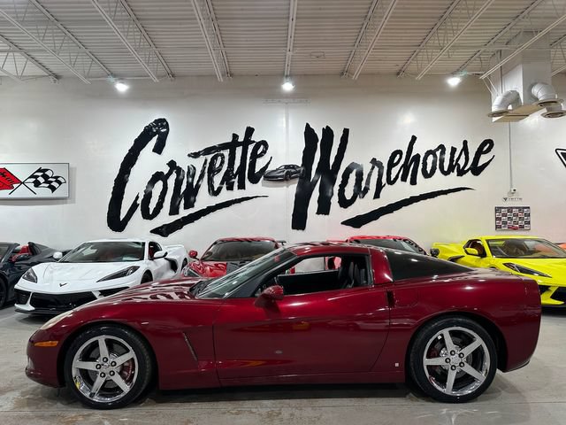 Used 2007 Chevrolet Corvette Coupe w/ Preferred Equipment Group RWD image 2