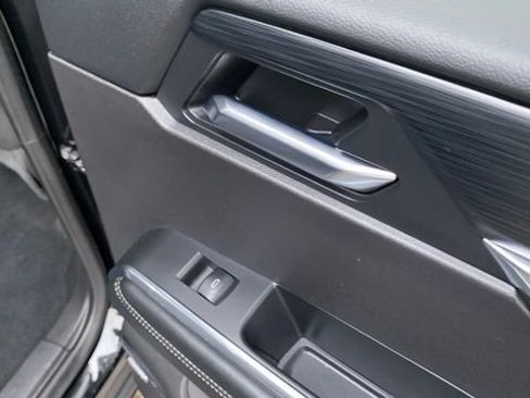 Used 2025 GMC Acadia Elevation image 26