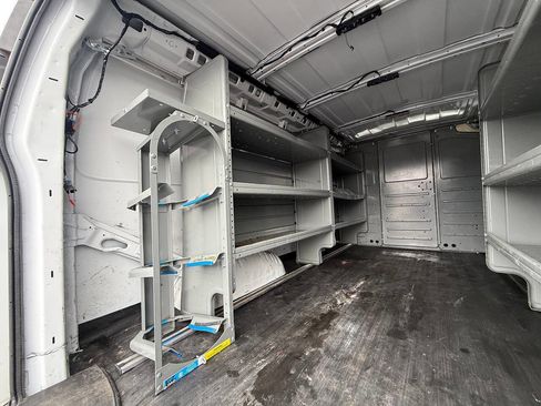 Used 2023 GMC Savana 2500 w/ Driver Convenience Package image 8