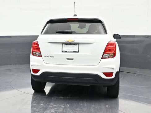 Used 2021 Chevrolet Trax LS AWD/4WD image 4