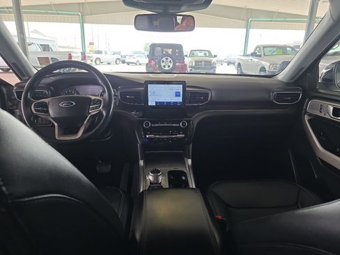 Used 2021 Ford Explorer Limited w/ Equipment Group 301A image 18
