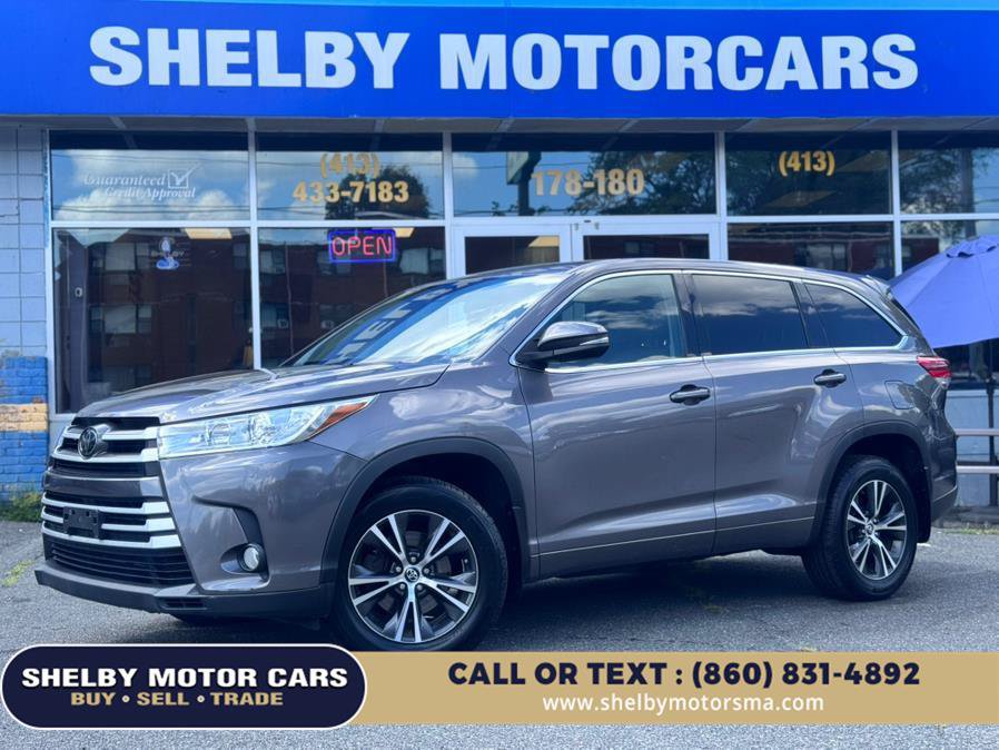 Used 2017 Toyota Highlander Plus w/ Carpet Mat Package AWD/4WD image 1