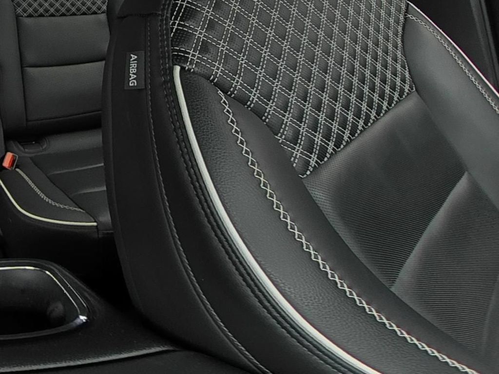 Used 2025 GMC Acadia Denali w/ LPO, Floor Liner Package FWD image 14