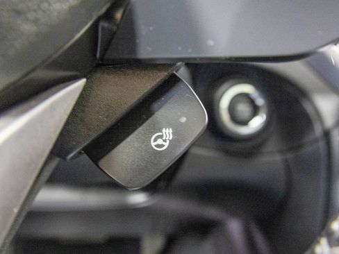 Used 2021 Subaru Ascent Limited w/ Technology Package image 32