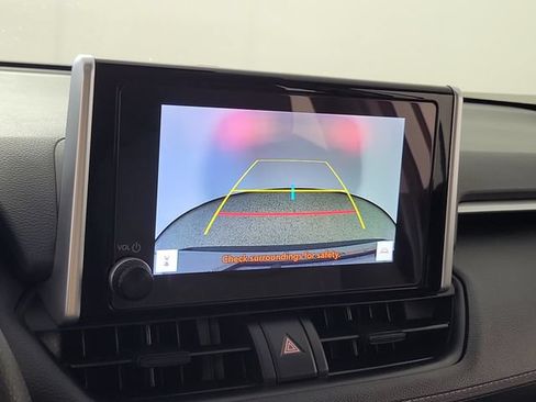 Used 2024 Toyota RAV4 XLE FWD image 29