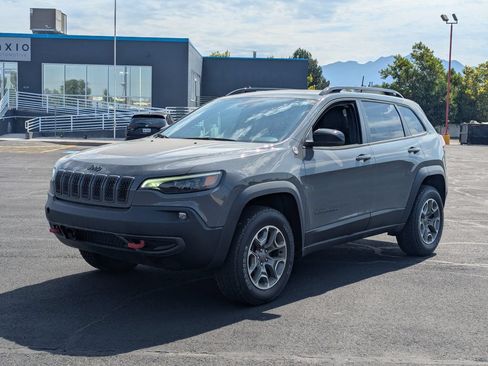 Used 2022 Jeep Cherokee Trailhawk w/ Premium Leather Package AWD/4WD image 8