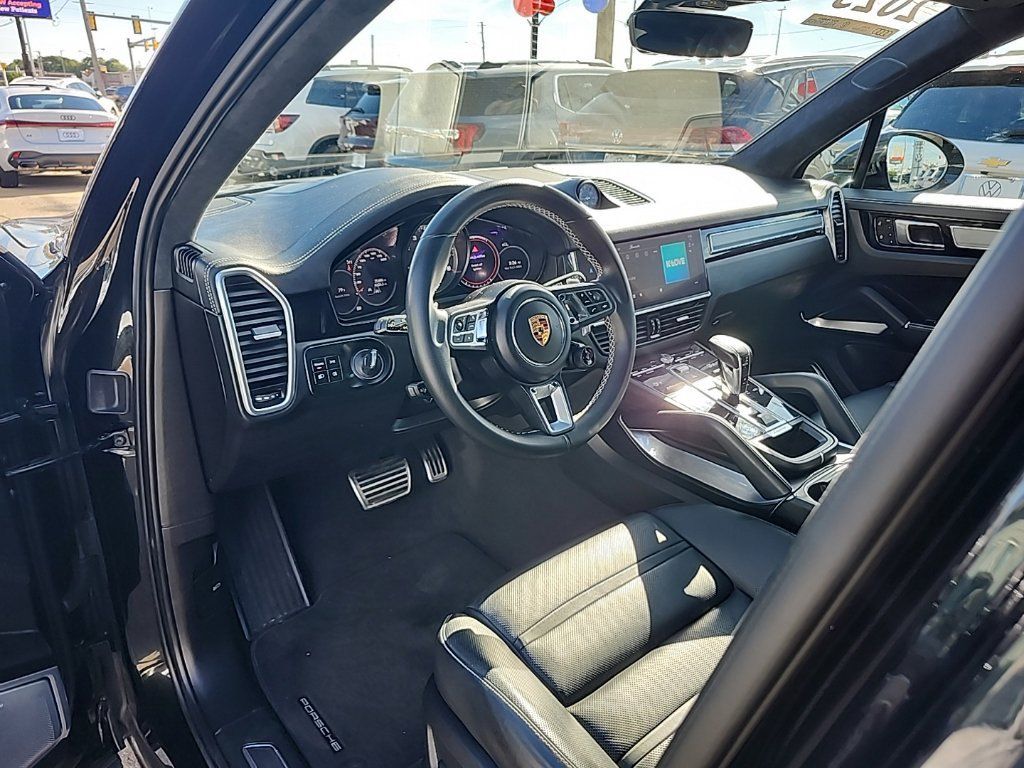 Used 2023 Porsche Cayenne Turbo AWD/4WD image 15
