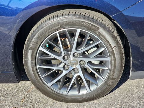 Used 2018 Lexus ES 350 w/ Luxury Package w/Wood Trim image 11