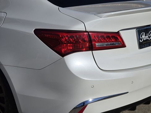 Used 2018 Acura TLX V6 SH-AWD w/ Advance Package image 16