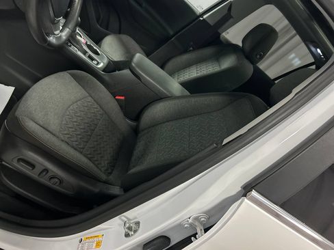 Used 2022 Chevrolet Equinox LT FWD image 12