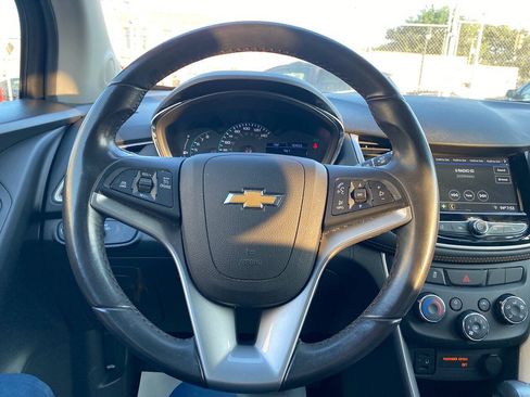 Used 2019 Chevrolet Trax LT w/ LT Convenience Package AWD/4WD image 22