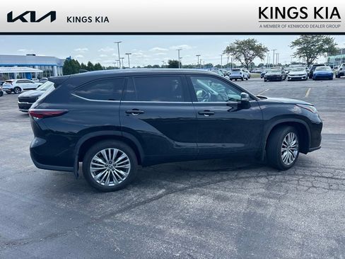 Used 2024 Toyota Highlander Platinum AWD/4WD image 9