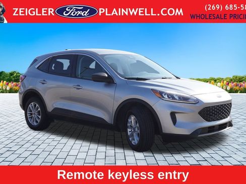 Used 2022 Ford Escape SE w/ Cold Weather Package image 7