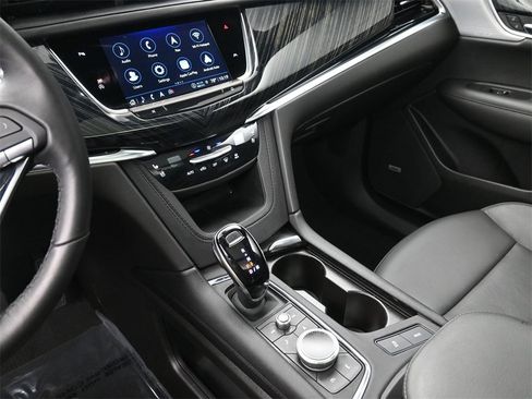 Certified 2024 Cadillac XT6 Premium Luxury image 8