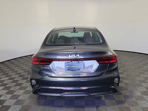 Used 2022 Kia Forte LXS w/ LXS Technology Package image 5