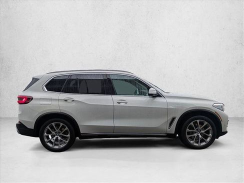 Used 2022 BMW X5 xDrive40i w/ Parking Assistance Package image 4