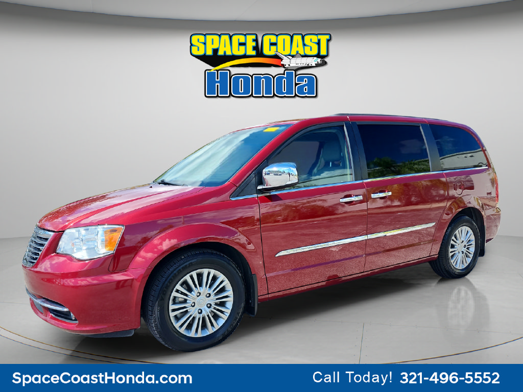 Used 2015 Chrysler Town & Country Touring-L w/ Driver Convenience Group FWD image 9