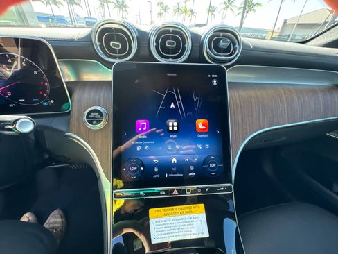 Used 2025 Mercedes-Benz GLC 300 image 20