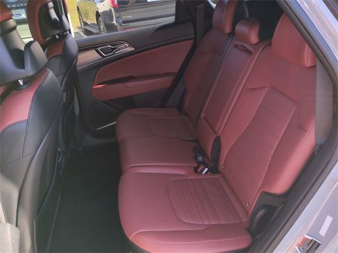 Used 2023 Kia Sportage SX image 14