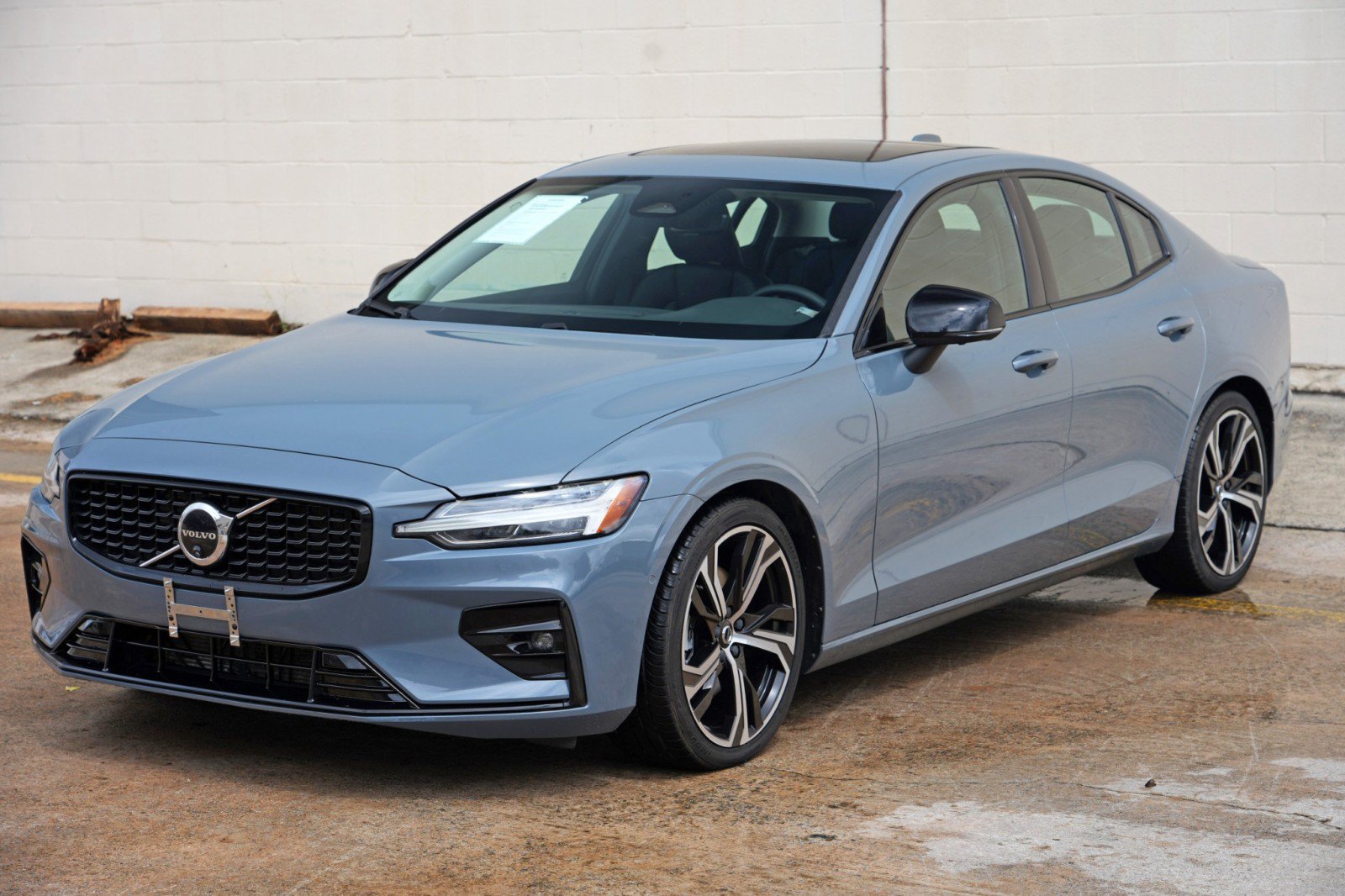 Used 2024 Volvo S60 B5 Plus AWD/4WD image 47