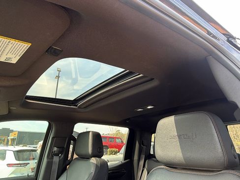 Used 2023 GMC Sierra 1500 AT4 w/ Technology Package image 18