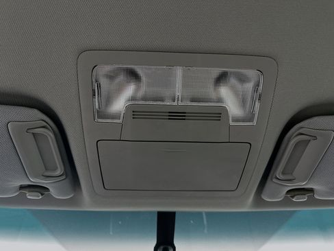 Used 2017 Toyota Camry LE image 18