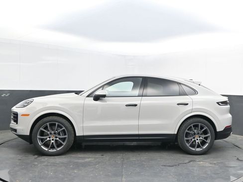 New 2025 Porsche Cayenne Coupe image 2