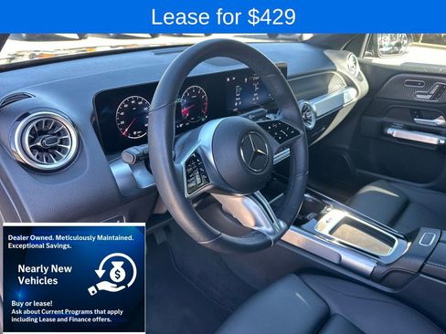 Used 2025 Mercedes-Benz GLB 250 4MATIC image 17