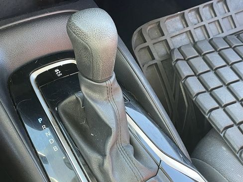 Used 2020 Toyota Corolla LE image 4