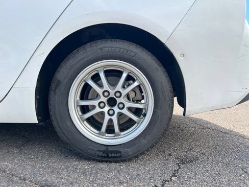 Used 2022 Toyota Prius LE FWD image 14