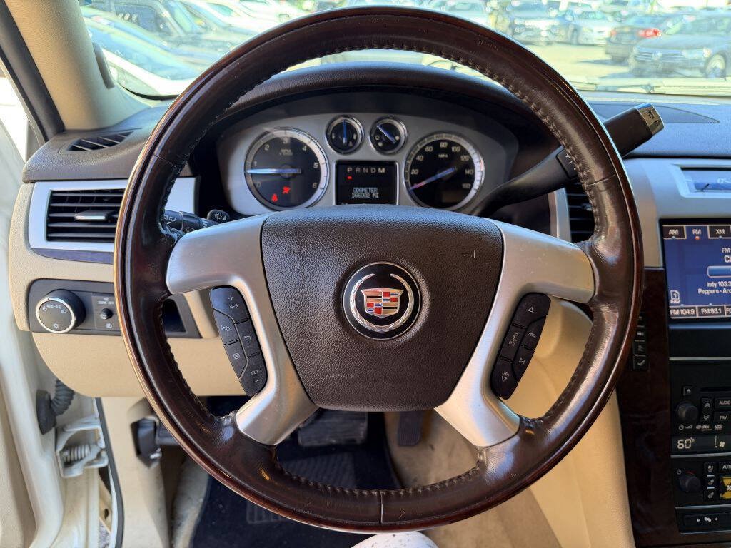 Used 2014 Cadillac Escalade Luxury RWD image 13