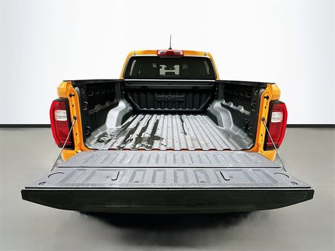 Used 2025 GMC Canyon AT4 image 27