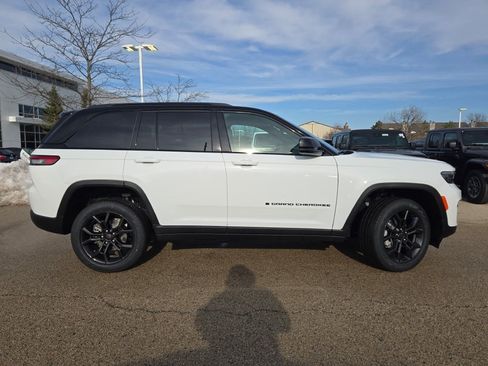 New 2025 Jeep Grand Cherokee Limited image 6