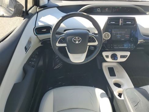 Used 2016 Toyota Prius Four image 15