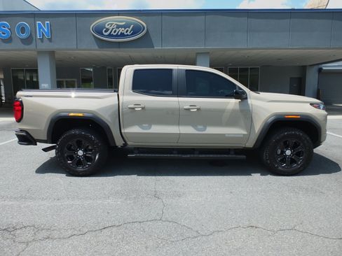 Used 2024 GMC Canyon Elevation w/ Elevation Premium Package AWD/4WD image 2