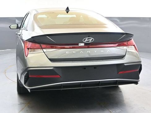 Used 2026 Hyundai Elantra SEL Sport Premium w/ Cargo Package FWD image 4