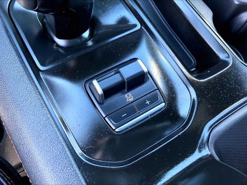 Used 2023 GMC Sierra 1500 AT4 w/ AT4 Premium Package image 31