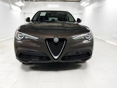 Used 2018 Alfa Romeo Stelvio AWD image 2