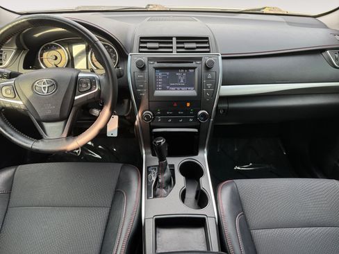 Used 2017 Toyota Camry SE FWD image 11