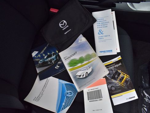 Used 2011 MAZDA MAZDA3 i Touring image 13