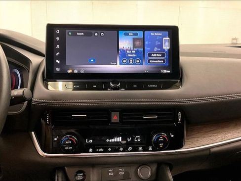 Used 2024 Nissan Rogue Platinum AWD/4WD image 31