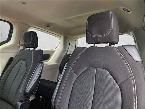 Used 2023 Chrysler Voyager LX FWD image 13