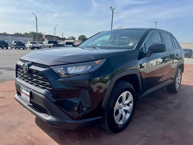 Used 2022 Toyota RAV4 LE AWD/4WD image 1